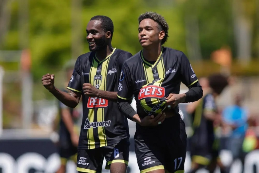 Moca và Universidad nhiều khả năng sẽ bất phân thắng bại